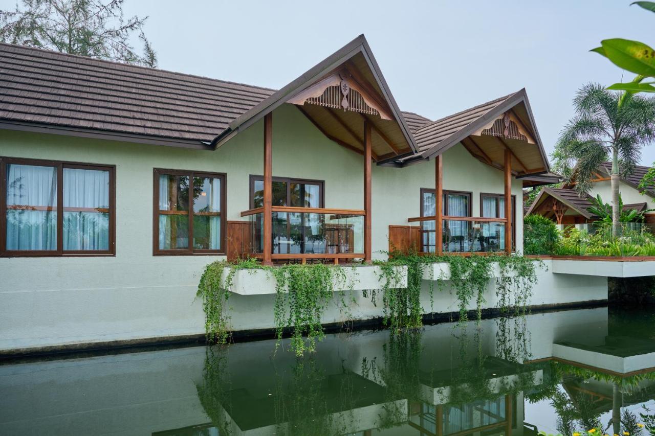 Gokulam Grand Resort & Spa, Kumarakom Exterior photo